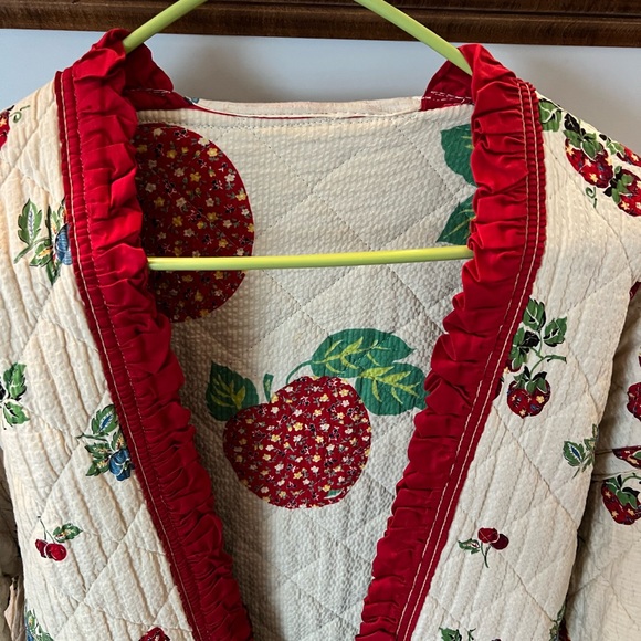 Vintage upcycled reversible quilt coat - Picture 6 of 11